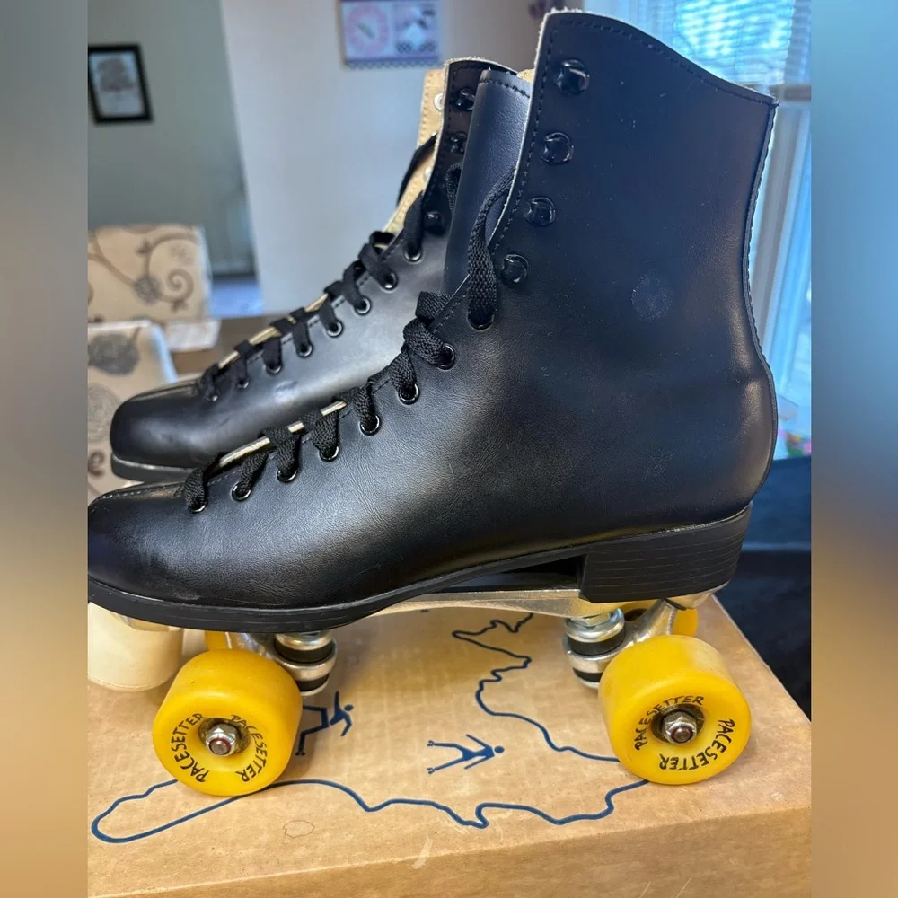 🔥🔥🔥Vintage Black Pacer Brand Mens Size 9 Roller Skates - Picture 2 of 14
